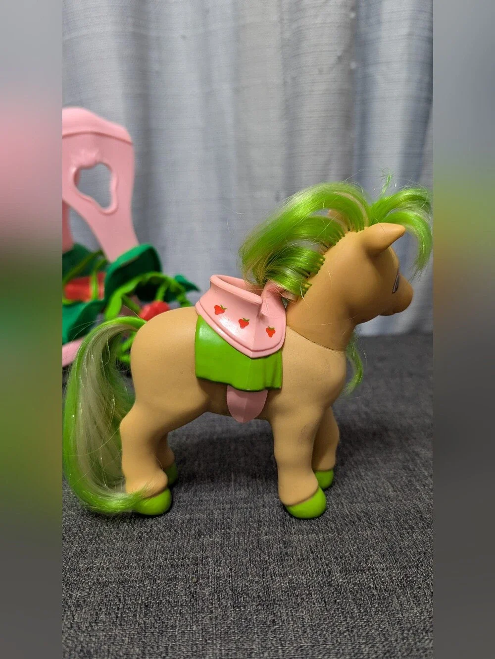 1984 American Greetings Kenner Strawberry Shortcake maple stirrups oats mobile